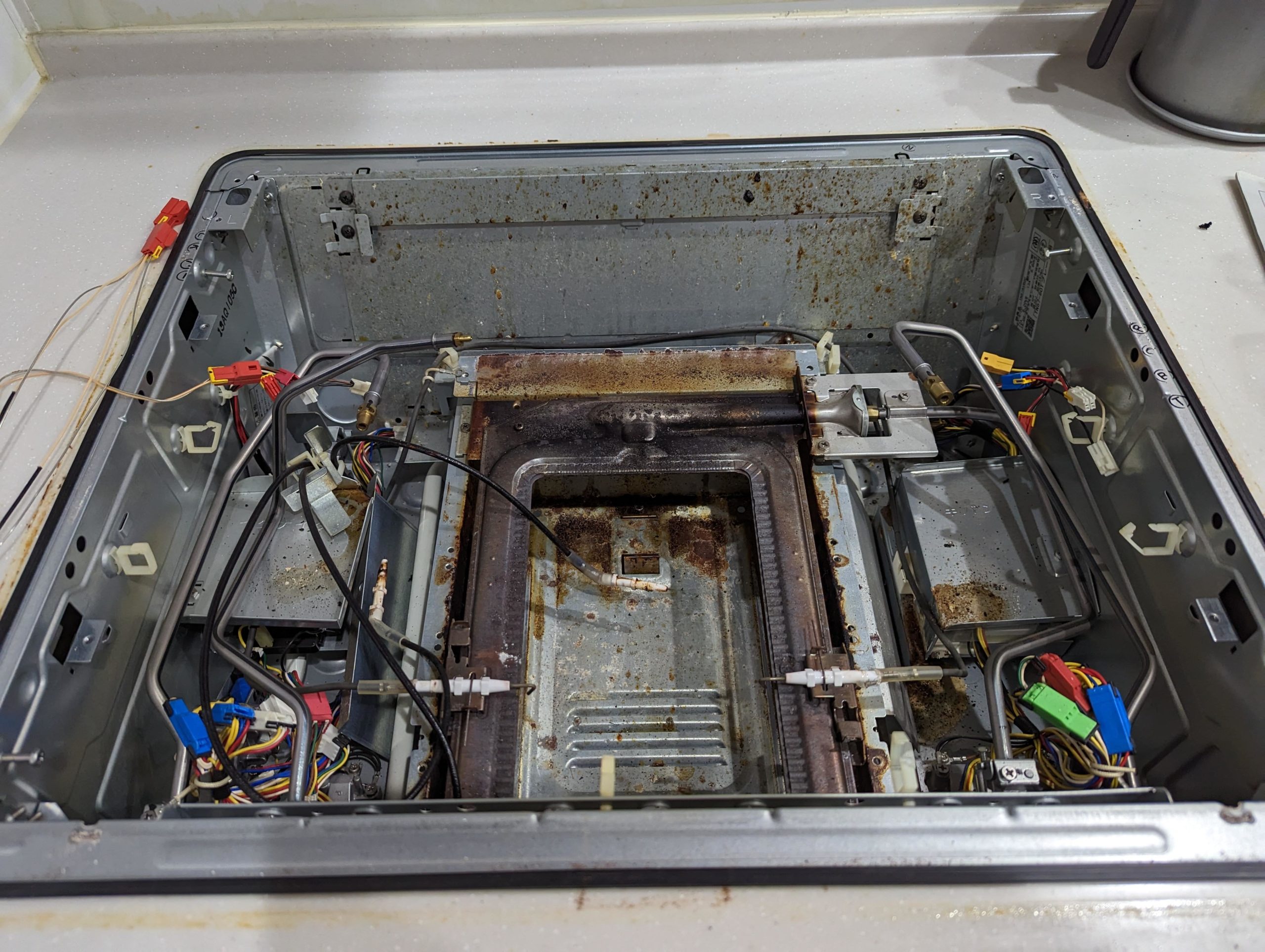 タカラスタンダード製3口ビルトインコンロ（型式TN57AV、都市ガス